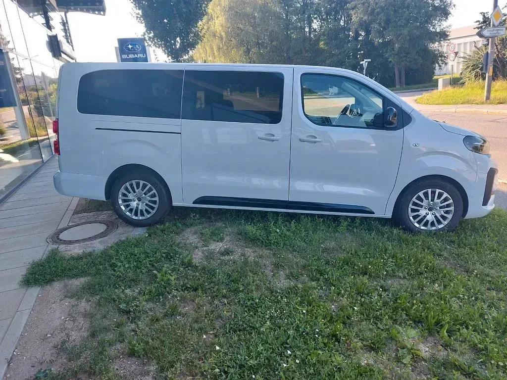 Neu Peugeot Traveller Active 179 PS (131 kW) 2026 Weiß Van / Kleinbus