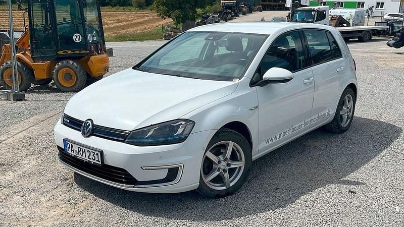 Weiß Gebraucht 2014 VW e-Golf Kleinwagen | 10.000 € (Fairer Preis) - Bild 1/4