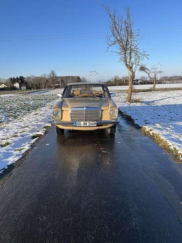 Gebraucht Mercedes W114 95 PS (69 kW) 1974 Beige Limousine