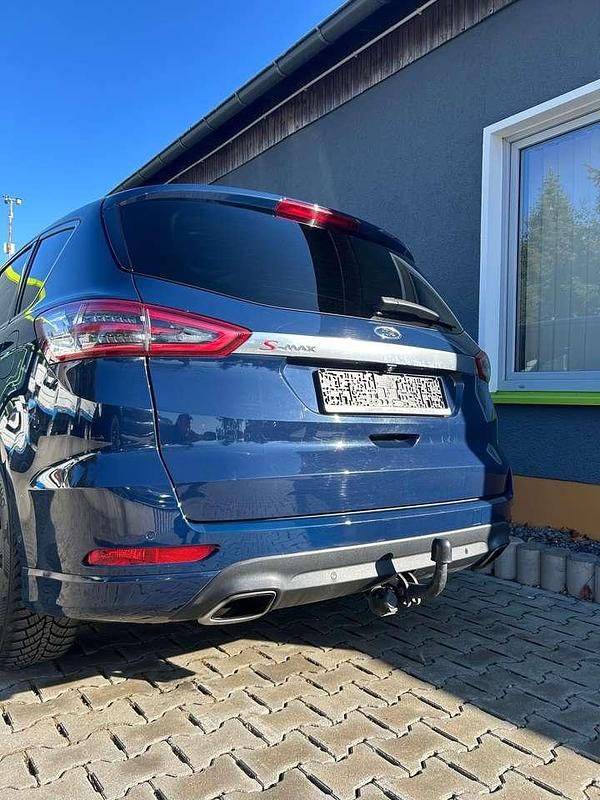 Gebraucht Ford S-MAX Business Edition 239 PS (175 kW) 2017 Blazerblau Van / Kleinbus