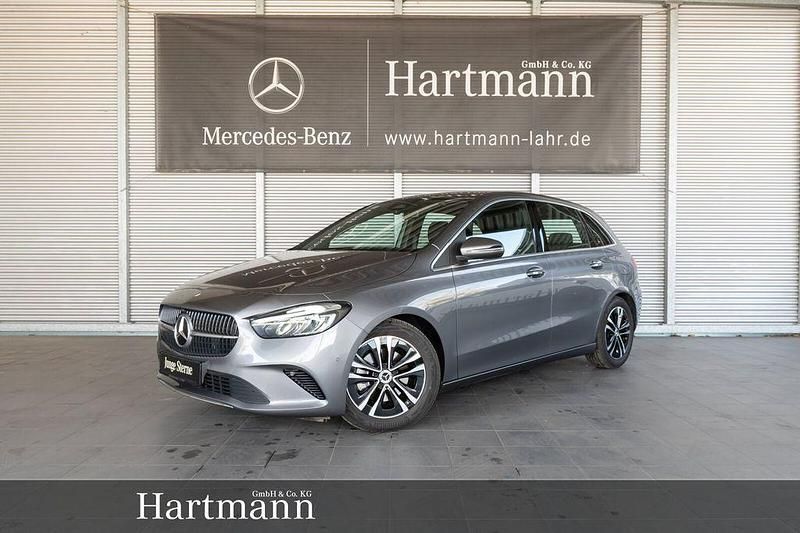 Gebraucht Mercedes B200 Advanced 163 PS (119 kW) 2024 Mountaingrau Van / Kleinbus