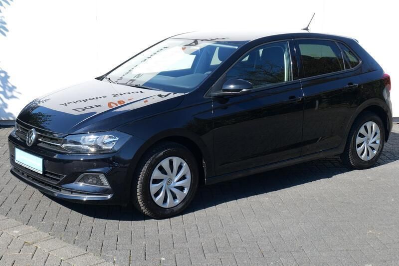 Gebraucht VW Polo Comfortline 95 PS (69 kW) 2021 Deep black perleffekt Kleinwagen