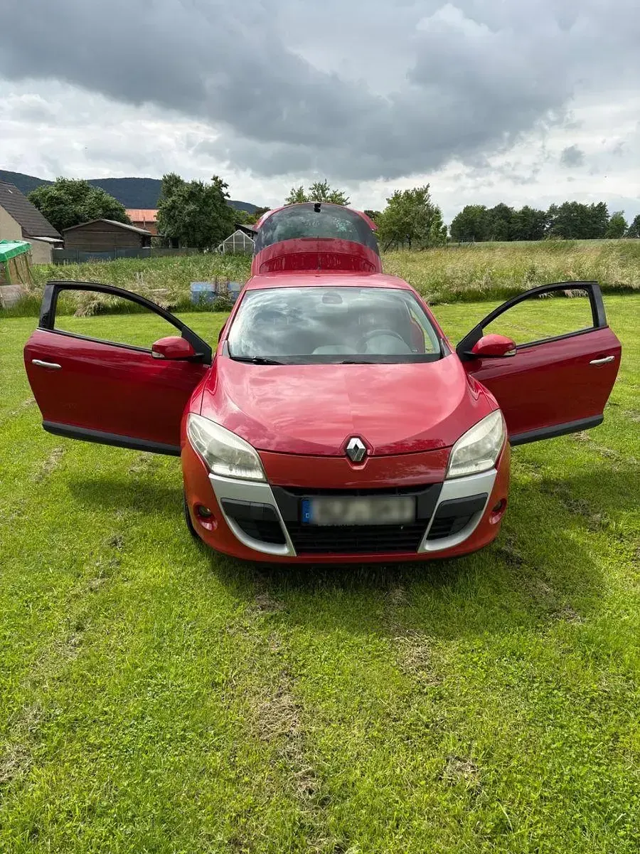 Gebraucht Renault Mégane Coupé Dynamique 110 PS (80 kW) 2009 Rot Coupé