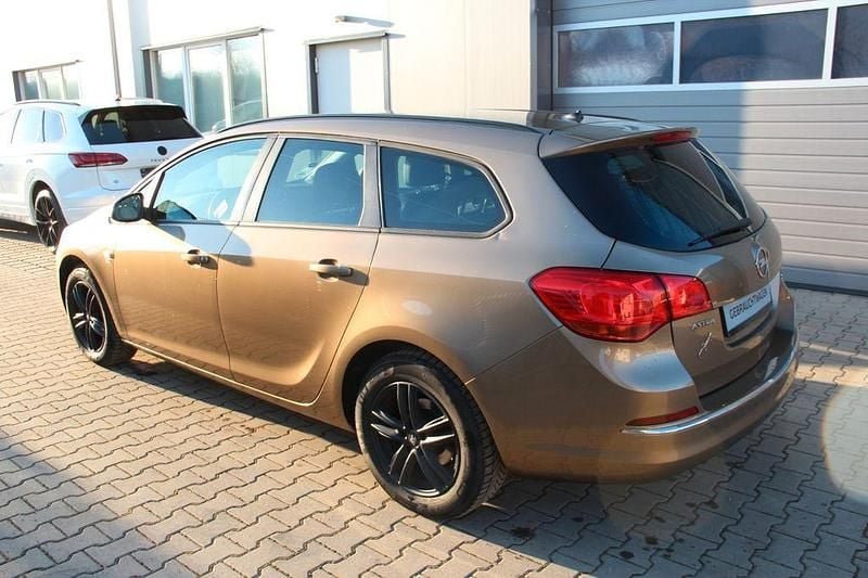 Gebraucht Opel Astra 120 PS (88 kW) 2012 Braun Kombi
