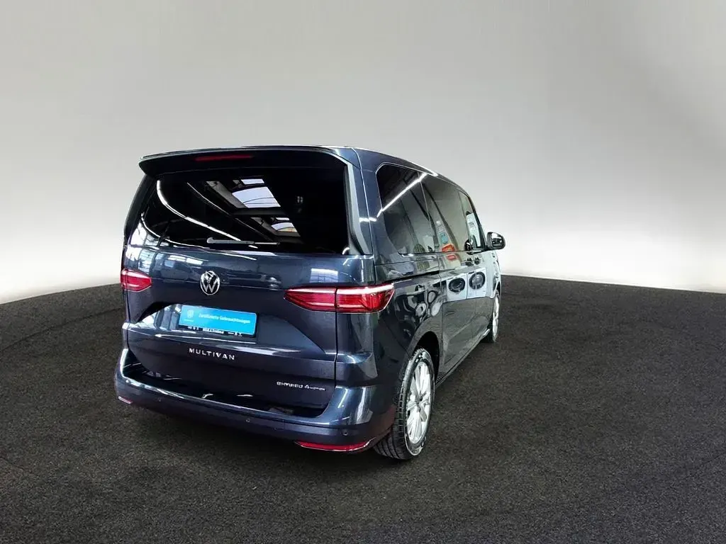 Używany VW T7 Life 245 KM (180 kW) 2025 Niebieski Van
