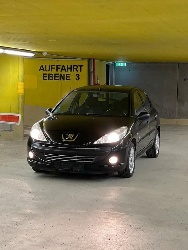 Schwarz Gebraucht 2012 Peugeot 206+ Kleinwagen | 1.699 € (Guter Preis) - Bild 1/4