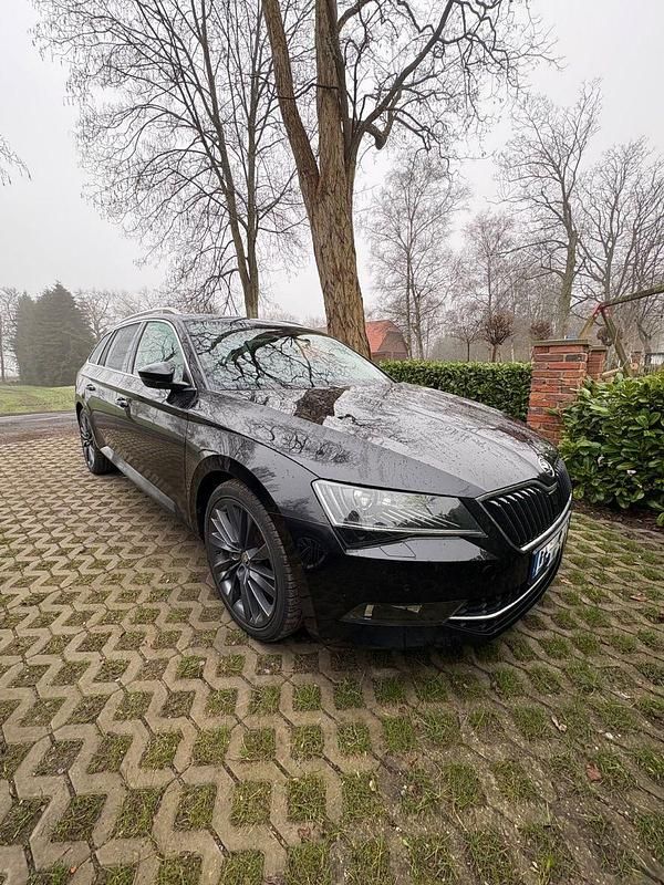 Gebraucht Skoda Superb Style 150 PS (110 kW) 2018 Schwarz Kombi
