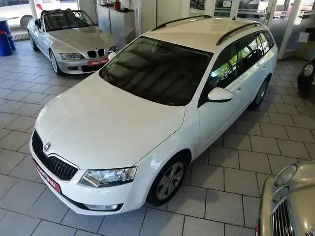 Gebraucht Skoda Octavia Elegance 105 PS (77 kW) 2013 Weiß Kombi