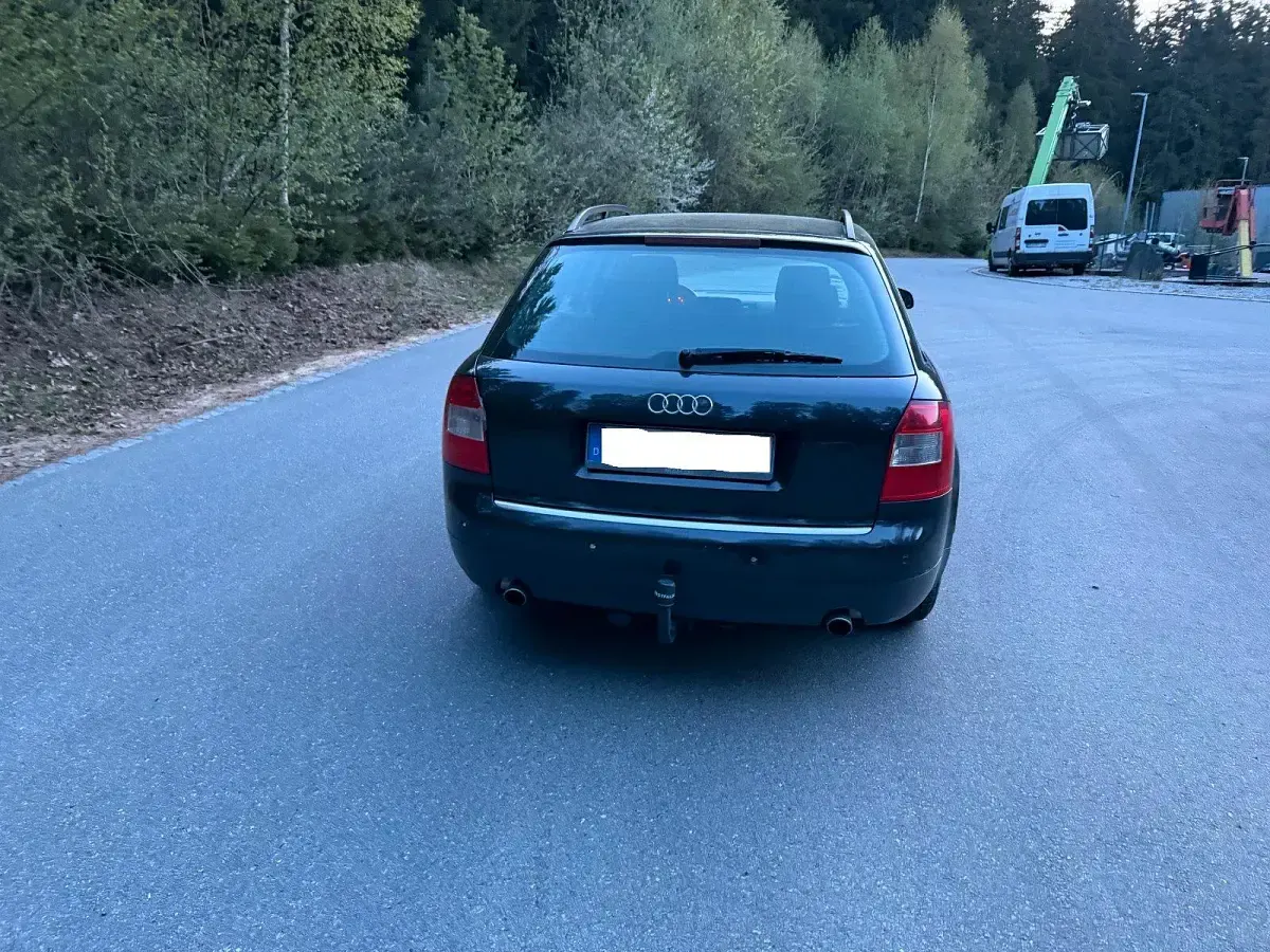 Gebraucht Audi A4 163 PS (119 kW) 2002 Schwarz Kombi