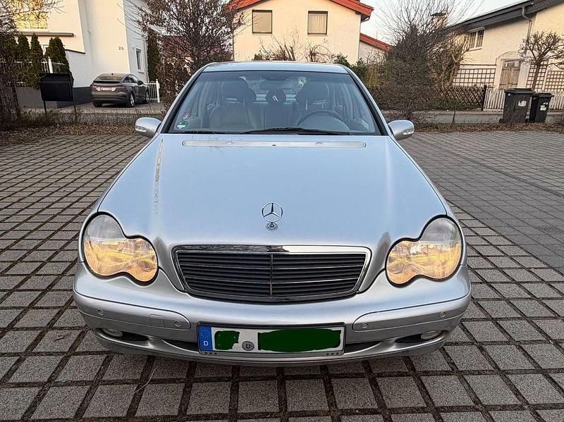 Gebraucht Mercedes 200 116 PS (85 kW) 2000 Silber Limousine
