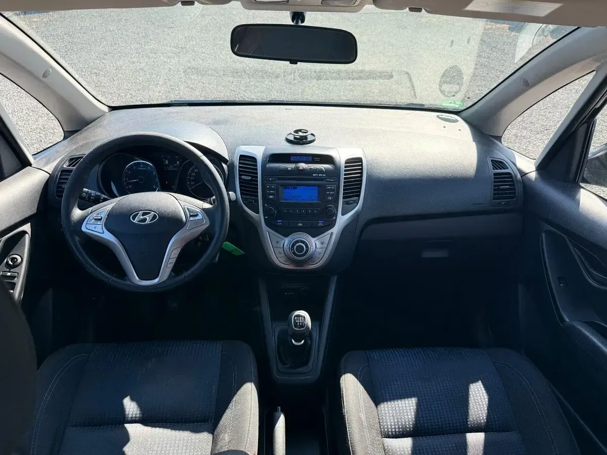 Gebraucht Hyundai ix20 90 PS (66 kW) 2013 Schwarz Kleinwagen