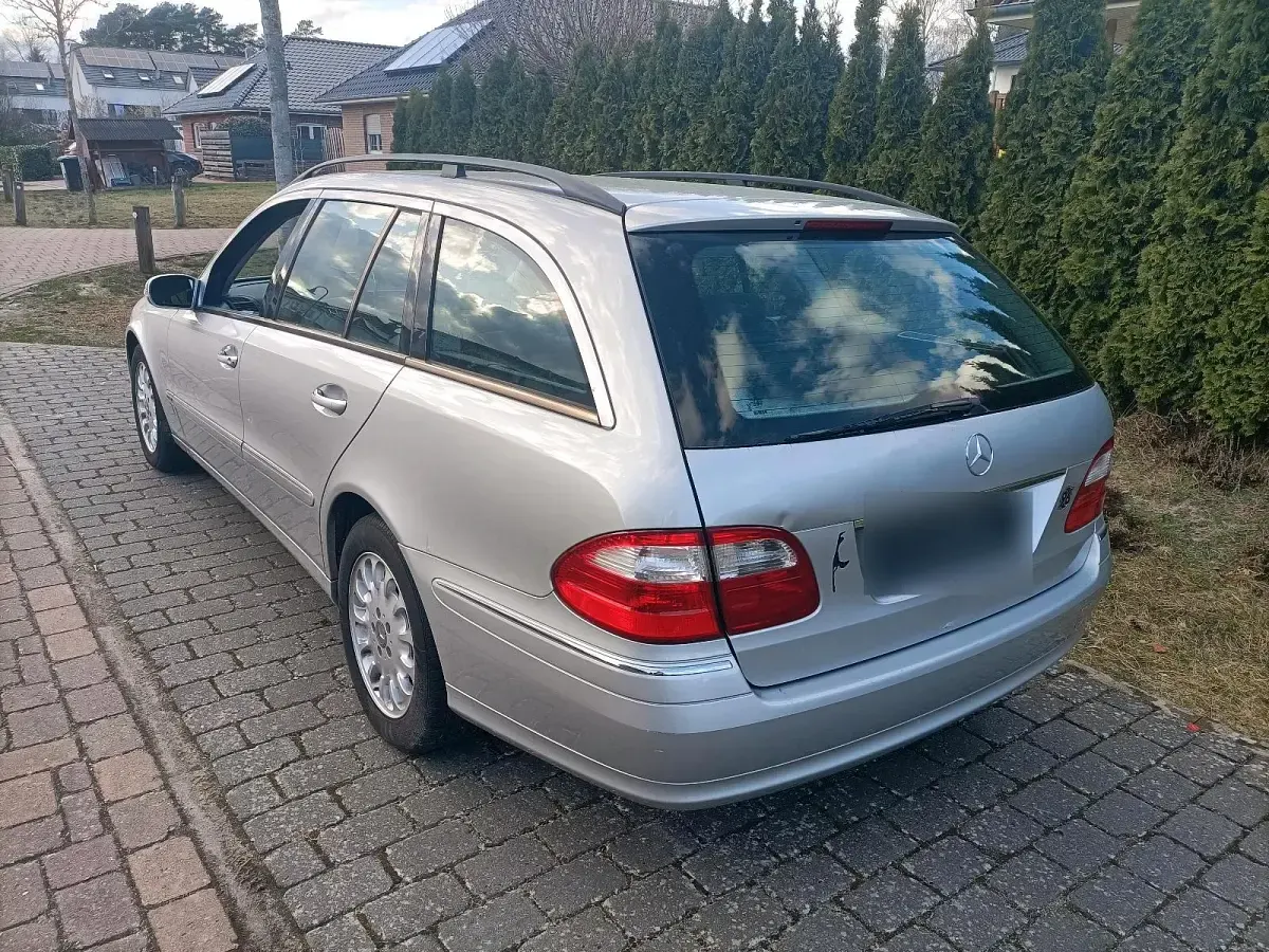 Gebraucht Mercedes E220 150 PS (110 kW) 2004 Silber Kombi