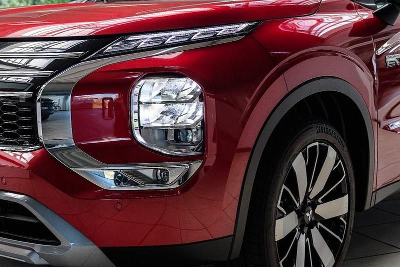 Neu Mitsubishi Outlander P-HEV Edition 306 PS (225 kW) 2025 Rot SUV
