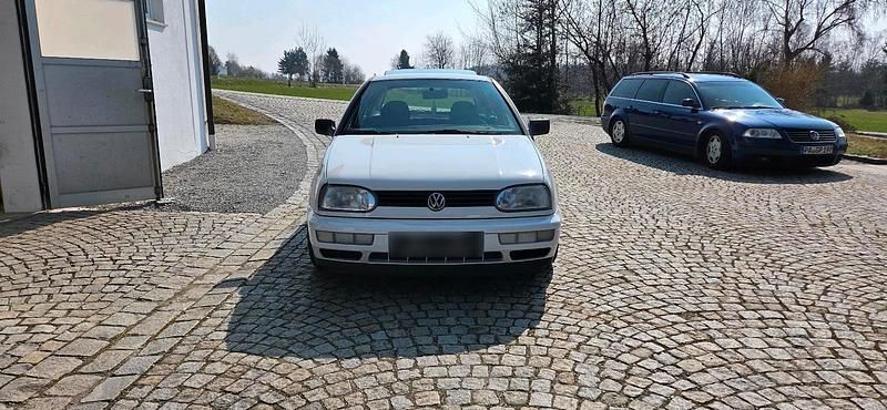 Gebraucht VW Golf III 75 PS (55 kW) 1995 Weiß Kleinwagen