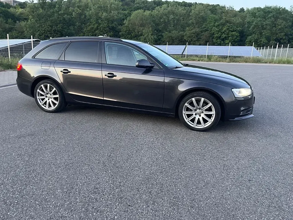 Gebraucht Audi A4 Ambiente 150 PS (110 kW) 2015 Schwarz Kombi