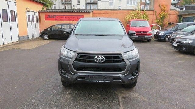 Gebraucht Toyota HiLux 150 PS (110 kW) 2021 Grau Pickup