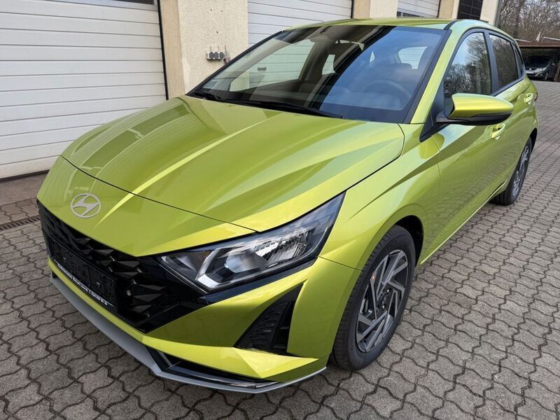 Gelb Neu 2025 Hyundai i20 Trend Limousine | 19.950 € (Superpreis) - Bild 1/4