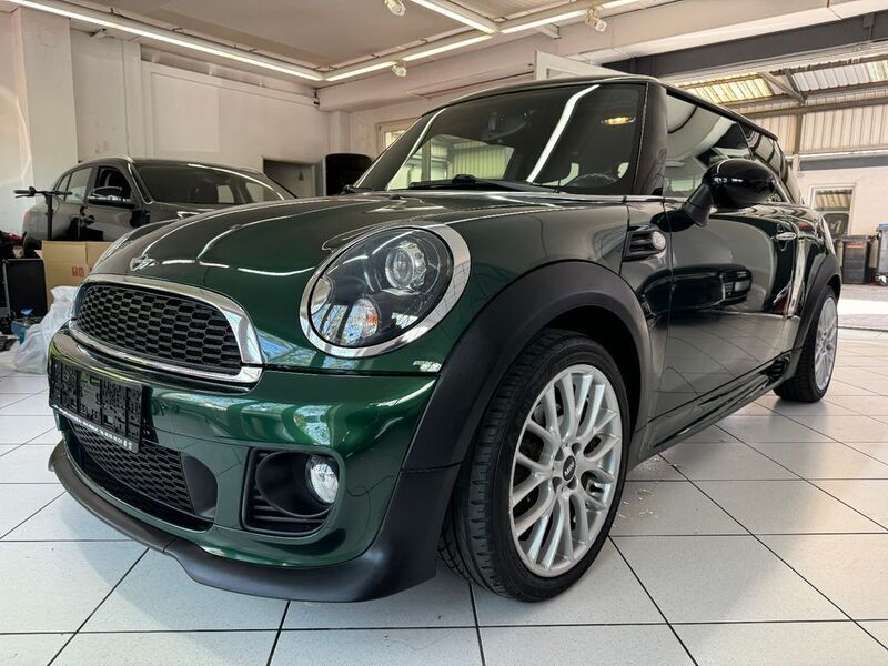 Grün Gebraucht 2011 Mini John Cooper Works Kleinwagen | 7.890 € (Fairer Preis) - Bild 1/2