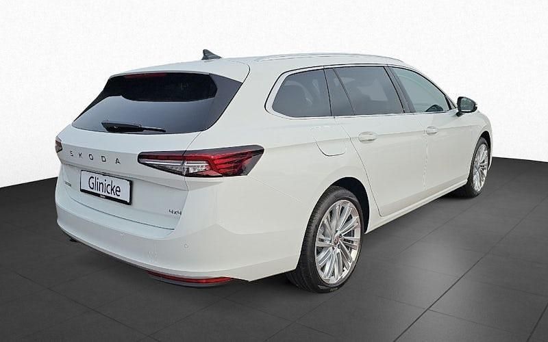 Neu Skoda Superb LAURIN & KLEMENT 193 PS (141 kW) 2025 Weiß Kombi