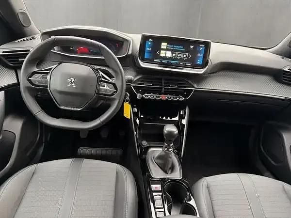 Gebraucht Peugeot 2008 Allure 131 PS (96 kW) 2023 Perlmutt weiß SUV