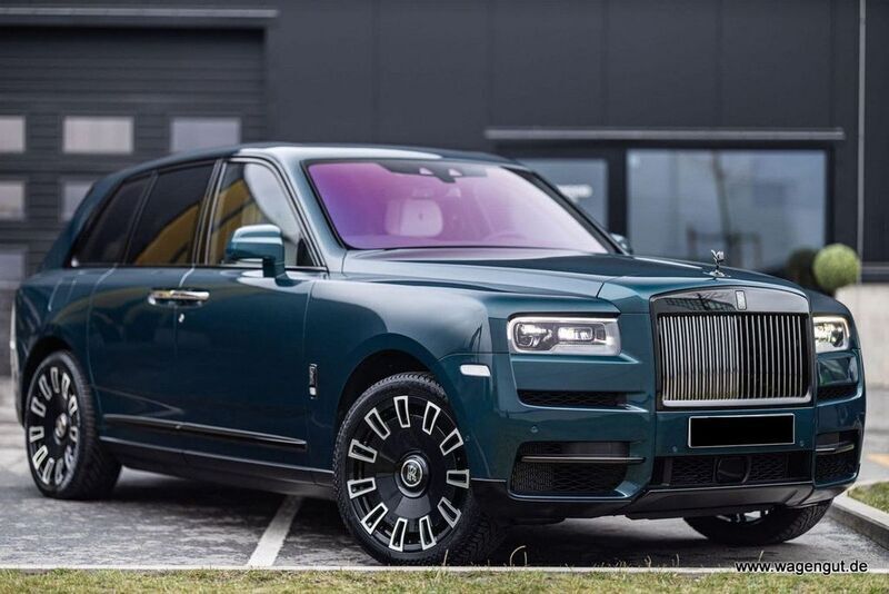 Blau Gebraucht 2022 Rolls Royce Cullinan SUV | 428.400 € (Fairer Preis) - Bild 1/4