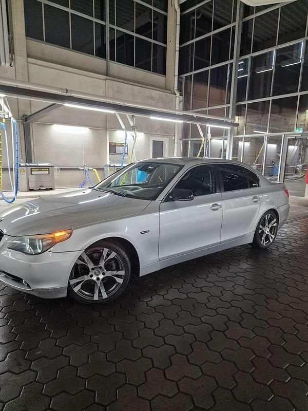 Gebraucht BMW 525 192 PS (141 kW) 2004 Silber Limousine