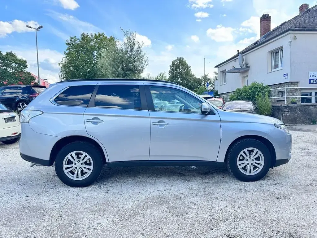 Gebraucht Mitsubishi Outlander Invite 150 PS (110 kW) 2012 Silber SUV