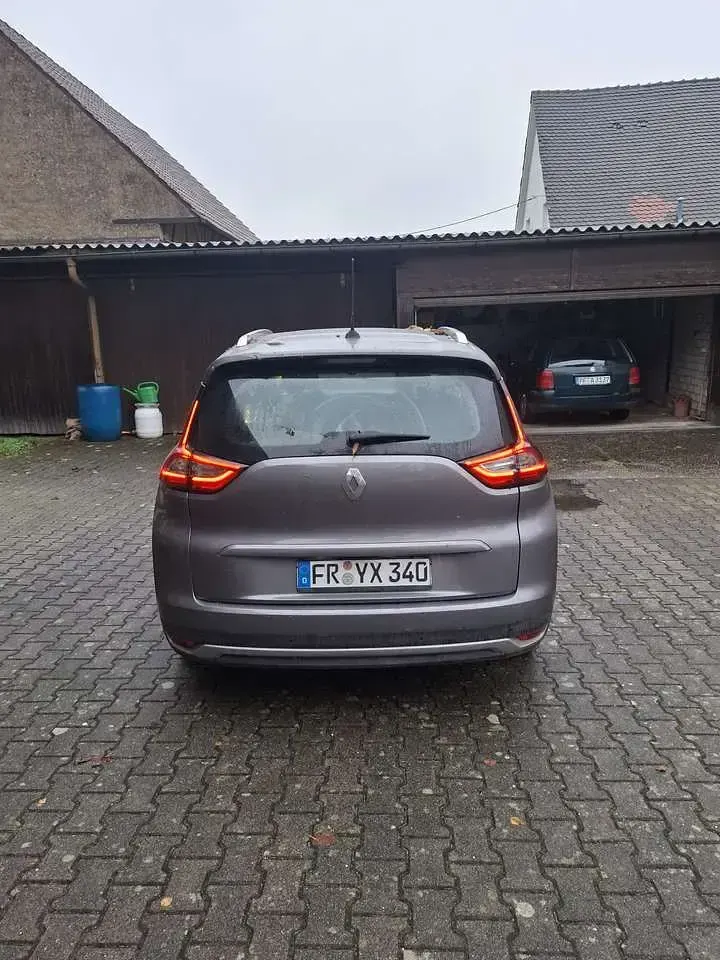 Usata Renault Scenic E-Tech Business 150 CV (110 kW) 2020 Grigio Monovolume