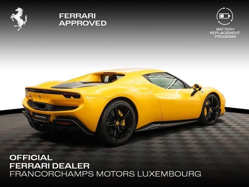Second-hand Ferrari 296 663 CP (487 kW) 2023 Galben