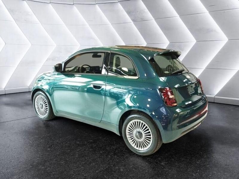 Neu Fiat 500 65 PS (47 kW) 2026 Grün Kleinwagen