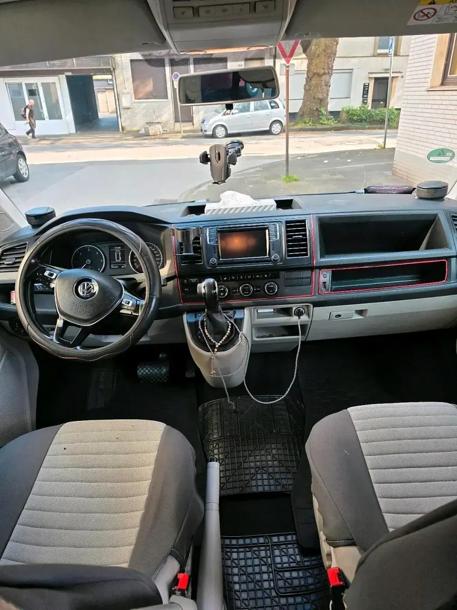 Używany VW Caravelle 150 KM (110 kW) 2015 Niebieski Van