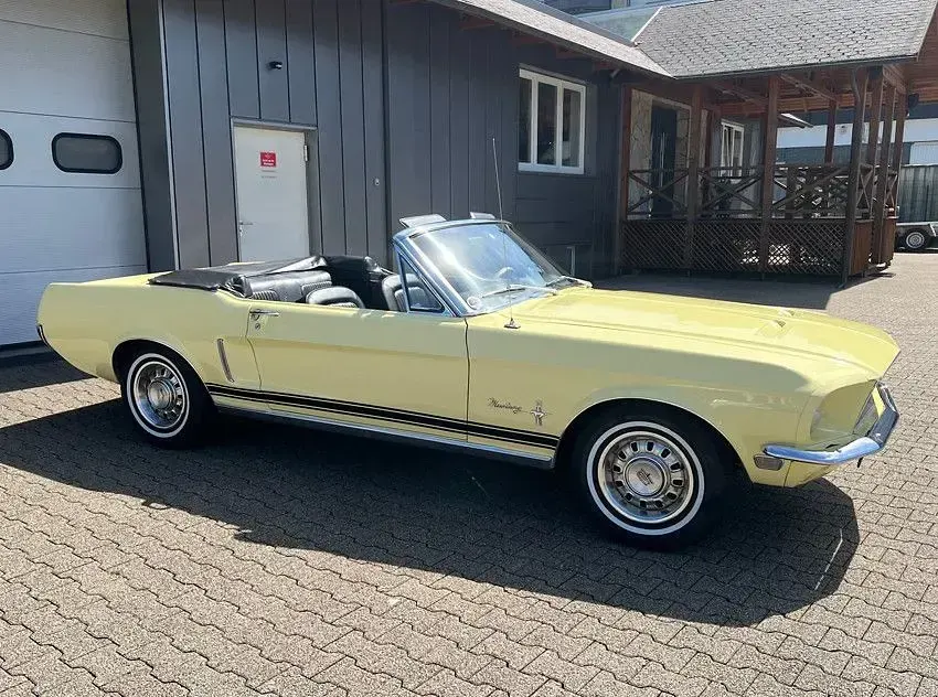 Gebraucht Ford V8 200 PS (147 kW) 1968 Gelb Cabrio