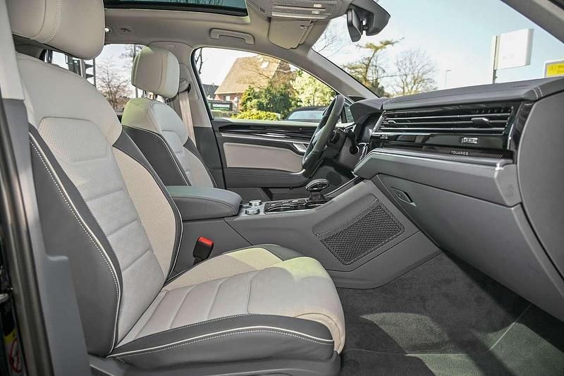 Gebraucht VW Touareg R-line 286 PS (210 kW) 2025 Schwarz SUV