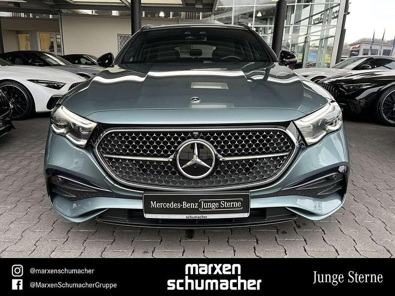 Gebraucht Mercedes E300 Premium 313 PS (230 kW) 2024 Lack verdesilber Kombi