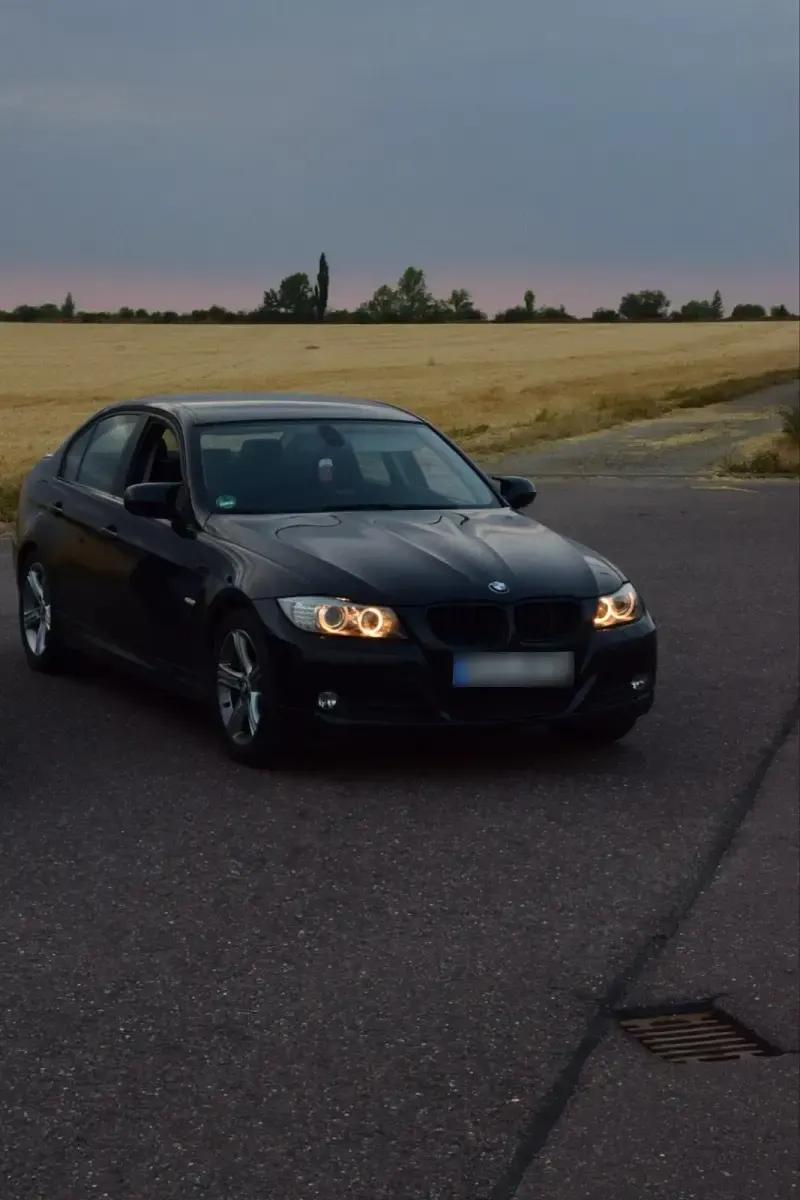 Gebraucht BMW 320 170 PS (125 kW) 2009 Schwarz Limousine