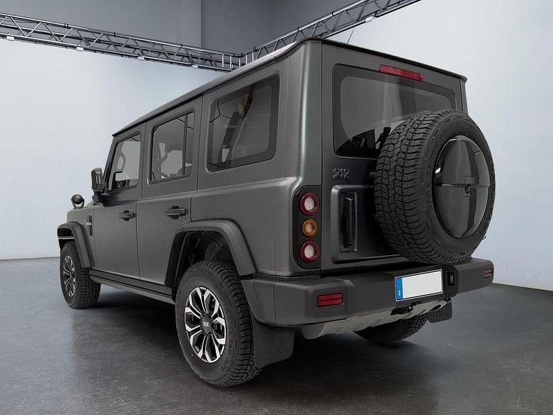 Neu BAW 212 166 PS (122 kW) 2026 Grau SUV