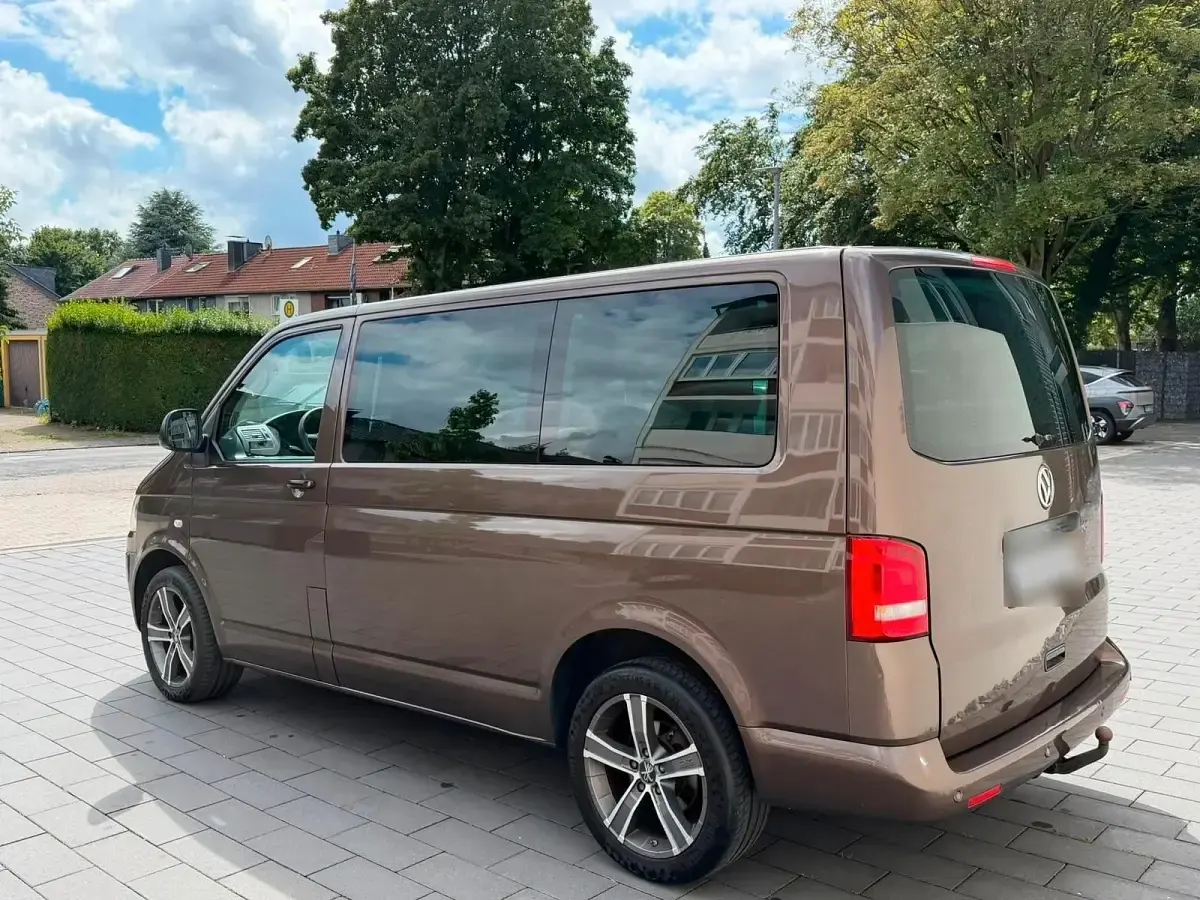 Gebraucht VW Multivan 148 PS (108 kW) 2013 Braun Van / Kleinbus