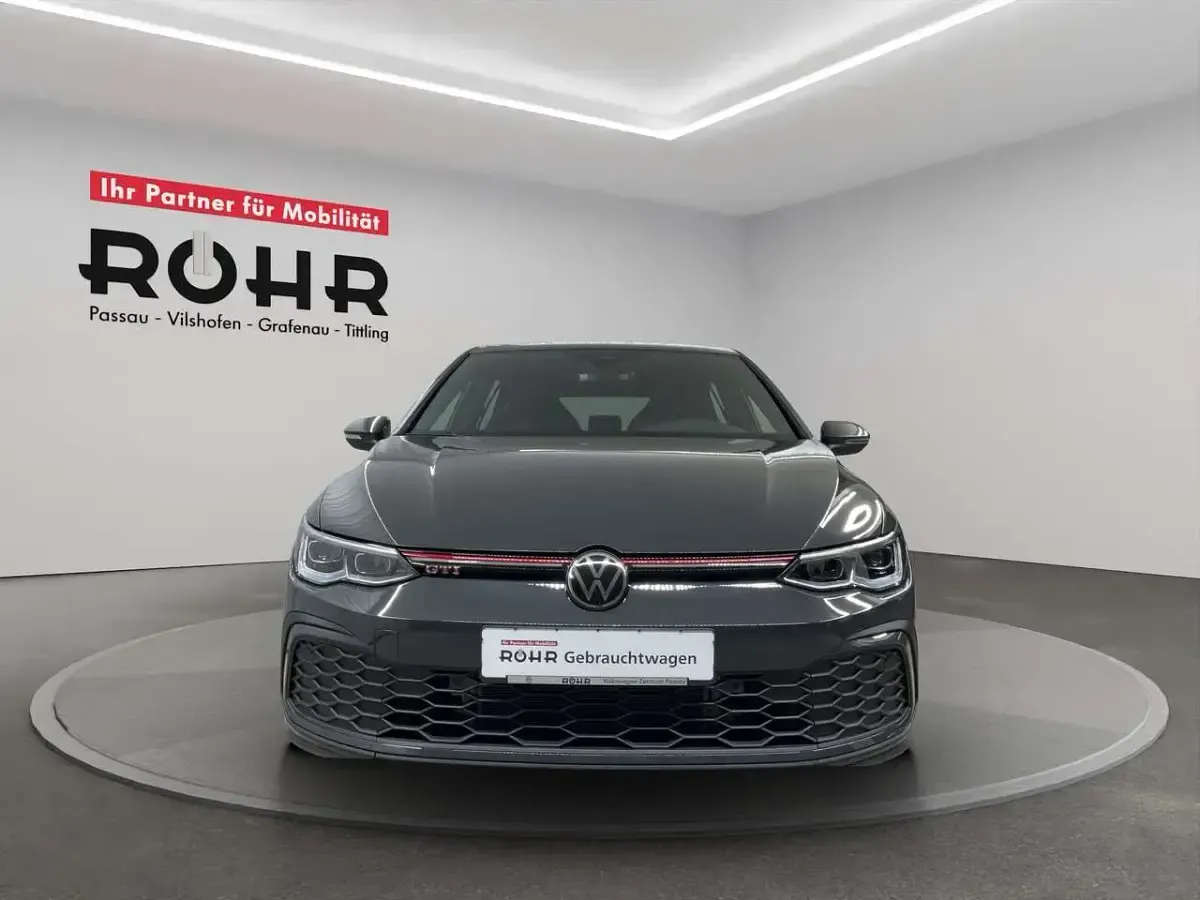 Second-hand VW Golf VIII GTI 245 CP (180 kW) 2023 Gri Berlinǎ