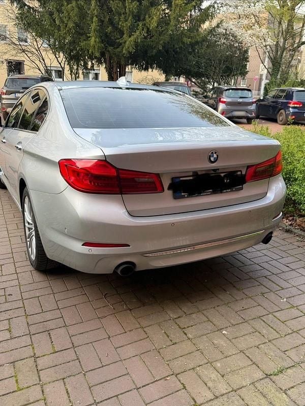 Gebraucht BMW 530 265 PS (194 kW) 2017 Silber Limousine