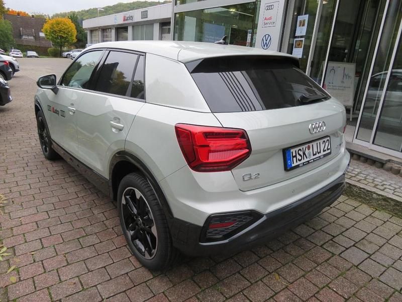 Nowe Audi Q2 Advanced 150 KM (110 kW) 2025 Srebrny SUV