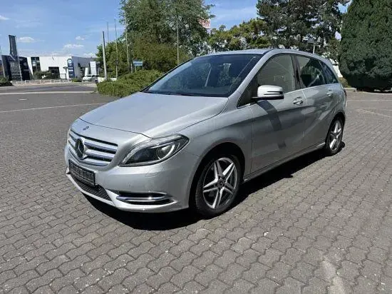Gebraucht Mercedes B200 156 PS (114 kW) 2014 Silber Kleinwagen