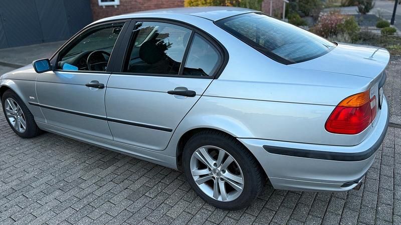 Silber Gebraucht 2001 BMW 316 Limousine | 2.800 € (Fairer Preis) - Bild 1/4