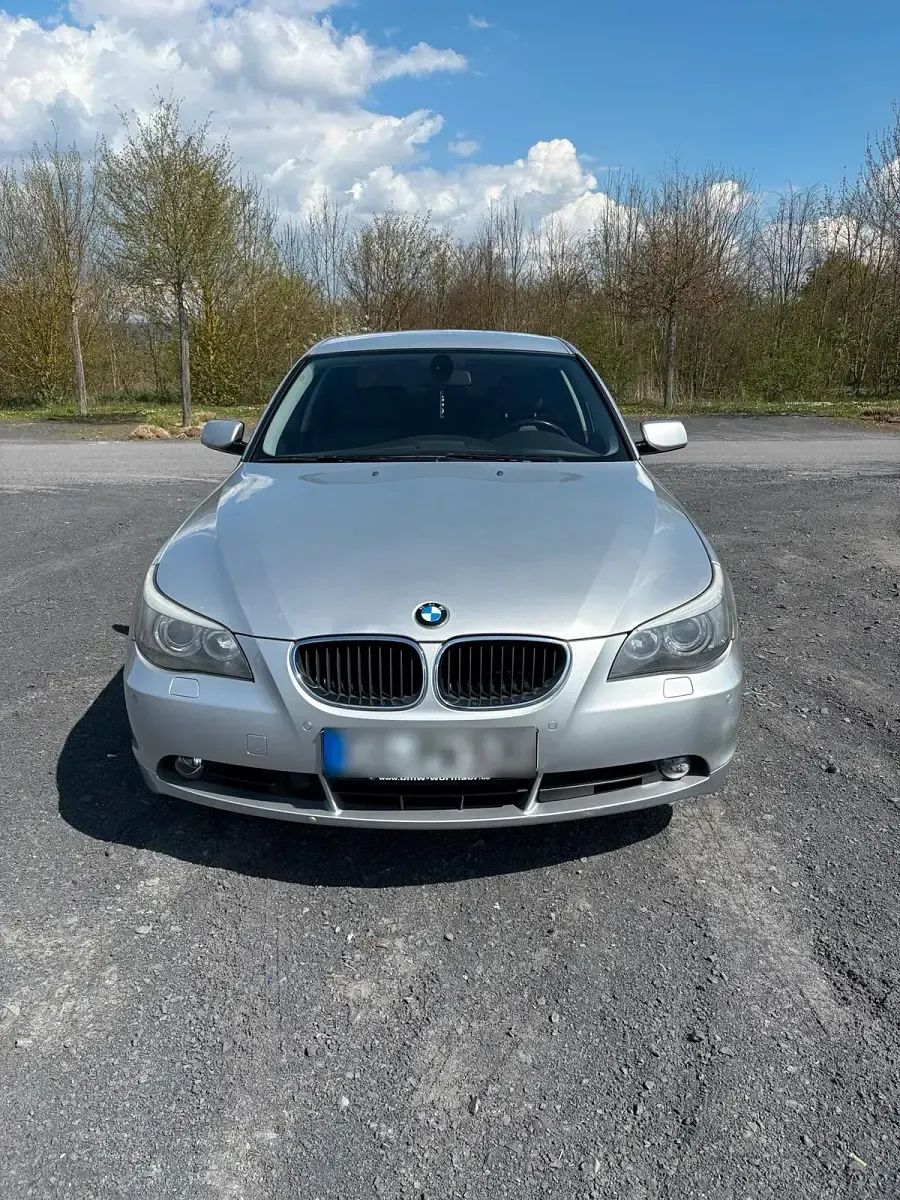 Second-hand BMW 530 218 CP (160 kW) 2003 Argintiu Berlinǎ