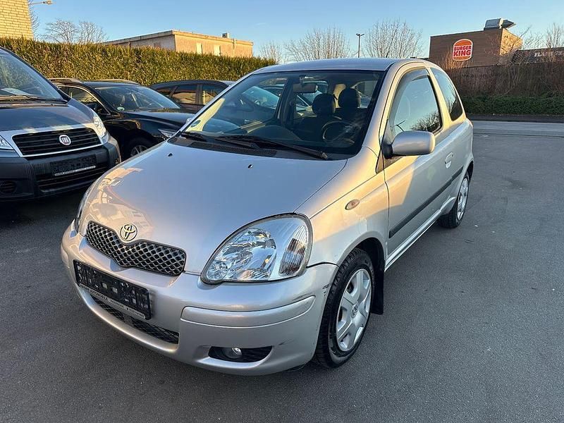 Gebraucht Toyota Yaris Sol 65 PS (47 kW) 2003 Silber Kleinwagen