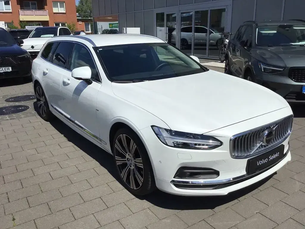 Gebraucht Volvo V90 Plus 197 PS (144 kW) 2025 Weiß Kombi