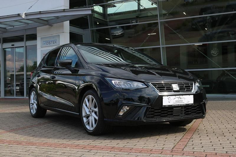 Schwarz Gebraucht 2024 Seat Ibiza FR Kleinwagen | 15.800 € (Superpreis) - Bild 1/4