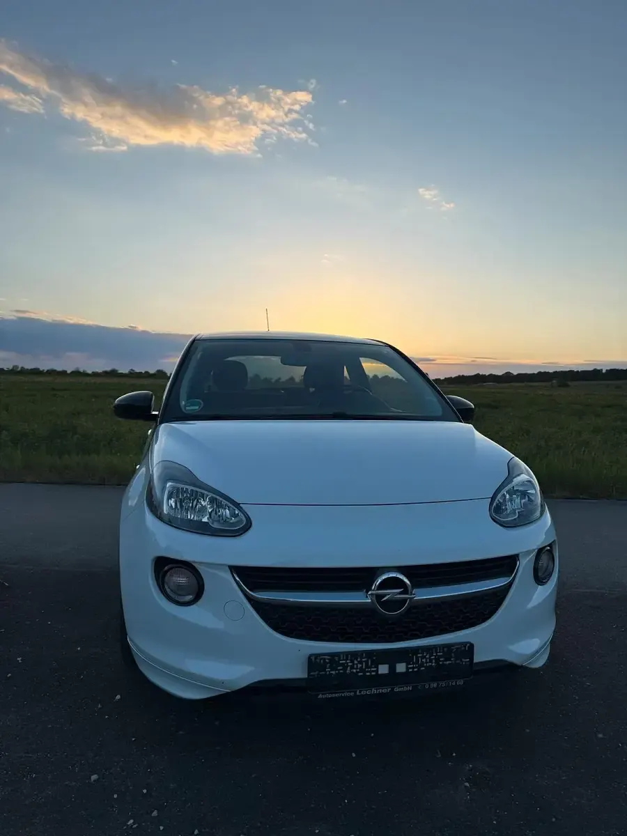 Używany Opel Adam 101 KM (74 kW) 2013 Biały Hatchback