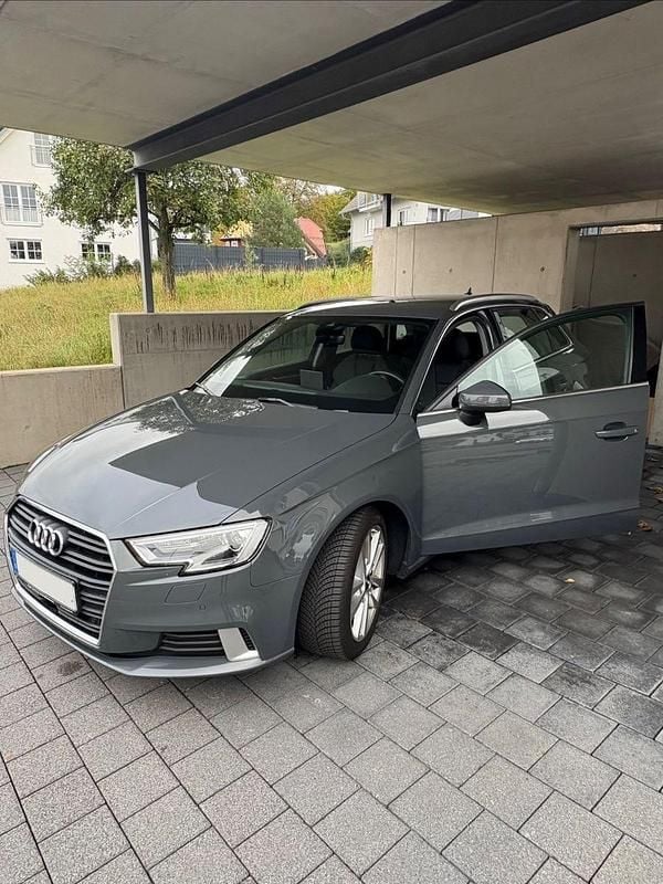 Gebraucht Audi A3 Sport 150 PS (110 kW) 2017 Grau Limousine
