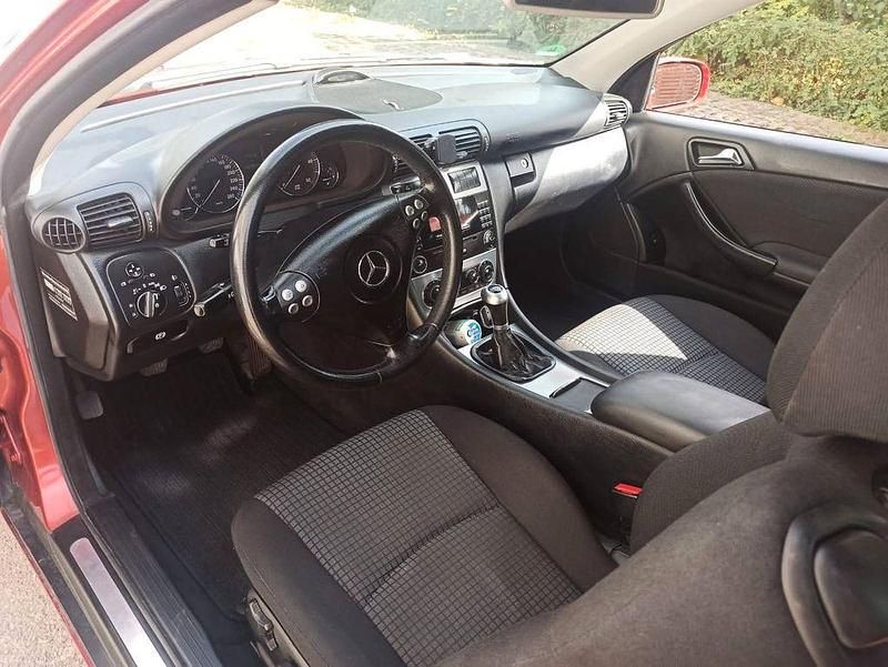 Gebraucht Mercedes CL200 122 PS (89 kW) 2006 Rot Coupé