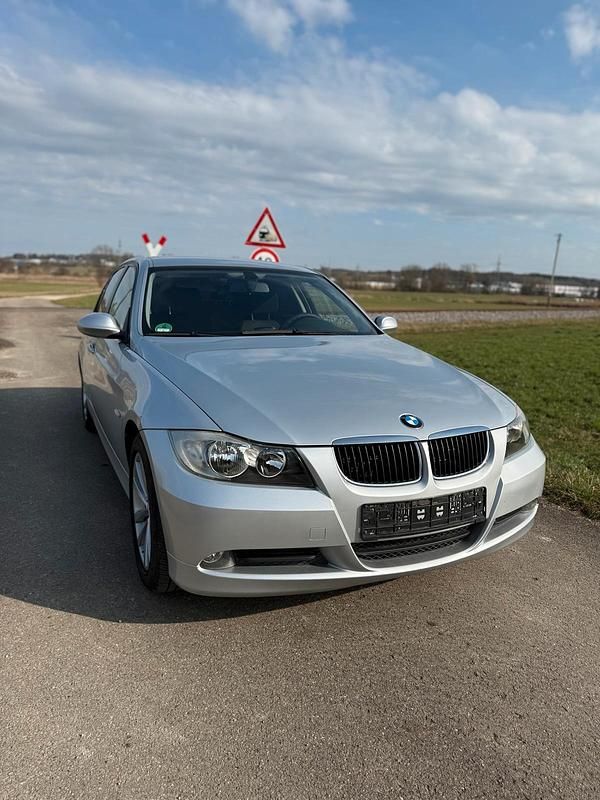 Gebraucht BMW 318 143 PS (105 kW) 2007 Silber Limousine